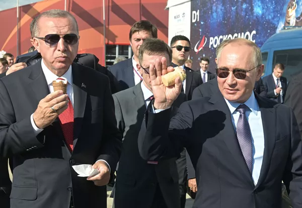 /images/log2/blog04-10-22/ice_cream_Putin_Erdogan.webp